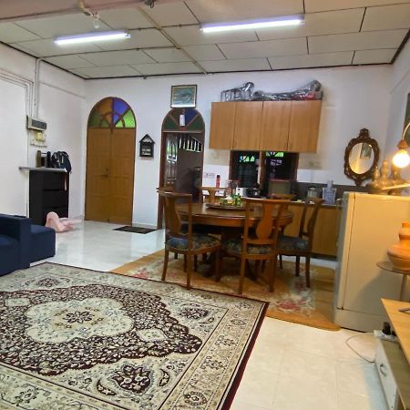 Aryaty Stay Pantai Batu Buruk Куала Теренгану Екстериор снимка