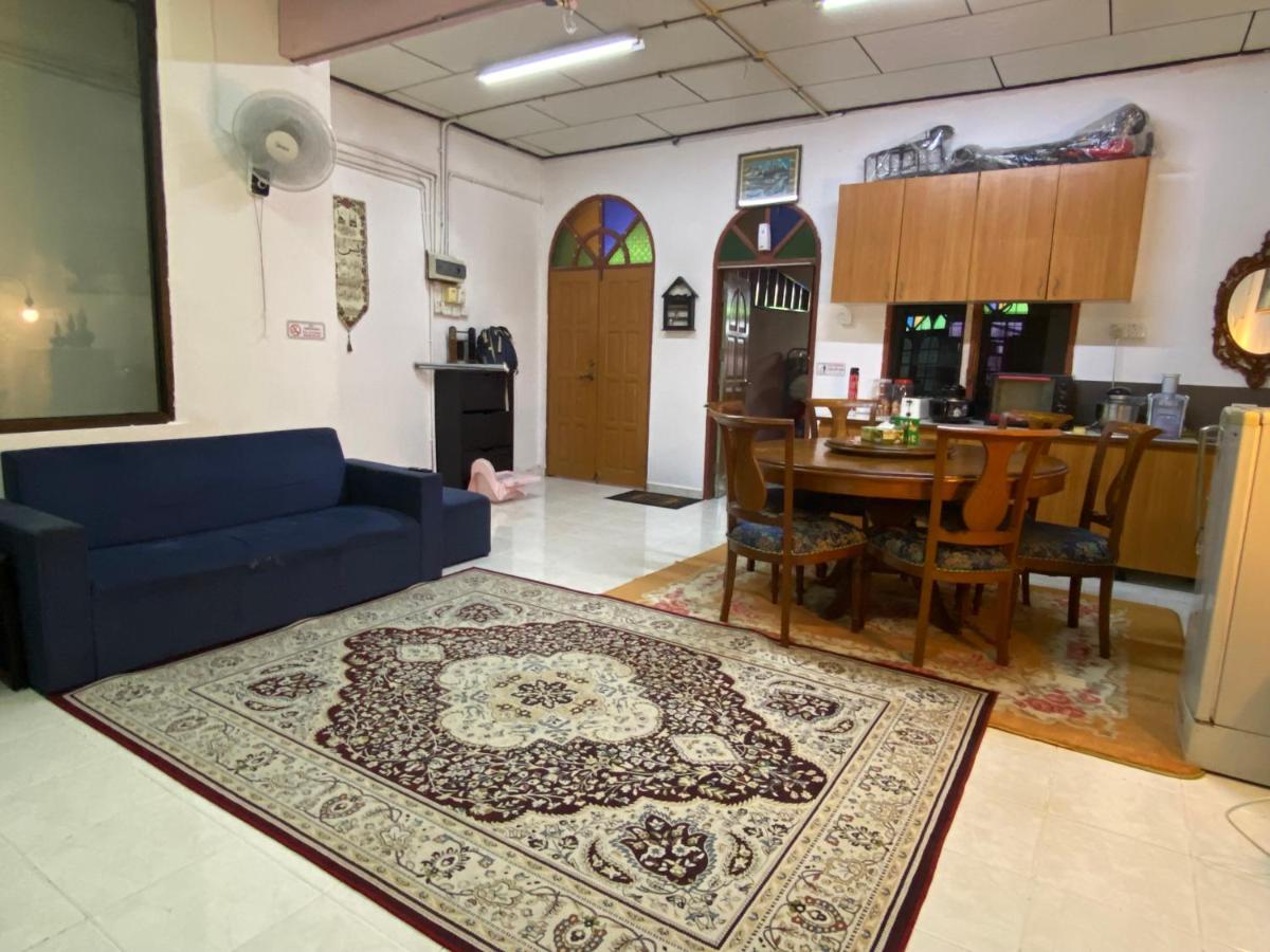 Aryaty Stay Pantai Batu Buruk Куала Теренгану Екстериор снимка